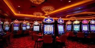 Tampilan antarmuka Mahjong Ways 2 di layar mobile 98toto menampilkan simbol mahjong tradisional dan gulungan permainan yang interaktif